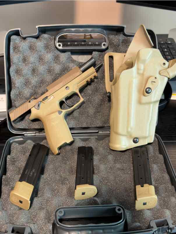Sig Sauer P320-M17 and Safariland Holster