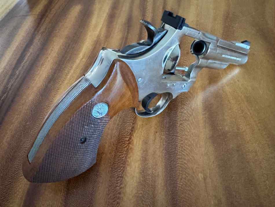 Colt Trooper 1.jpg